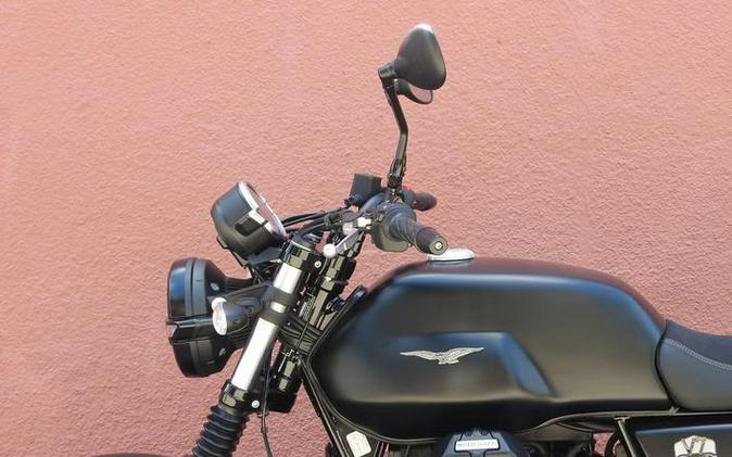 2023 Moto Guzzi V7 Stone