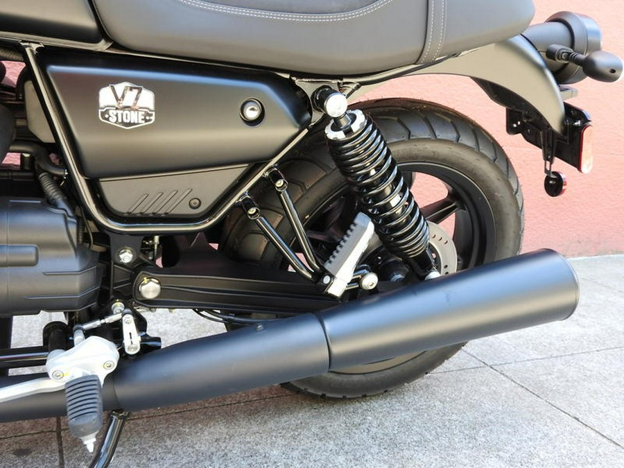 2023 Moto Guzzi V7 Stone