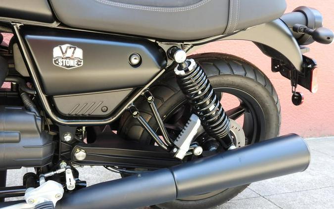 2023 Moto Guzzi V7 Stone