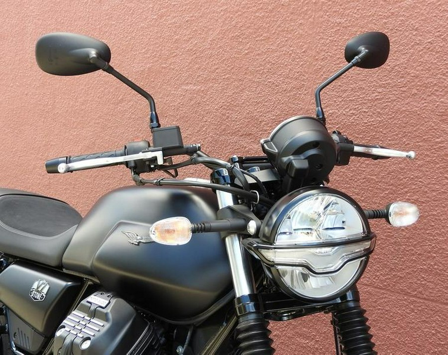 2023 Moto Guzzi V7 Stone