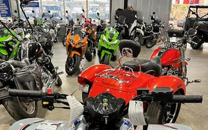 2025 Polaris Phoenix 200