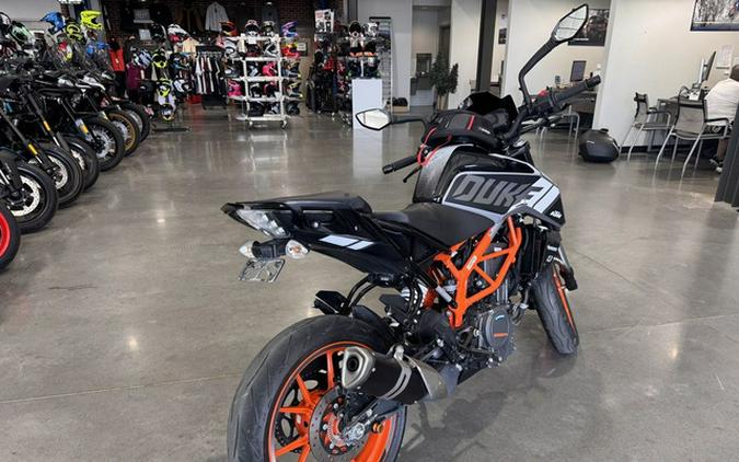 2022 KTM Duke 390