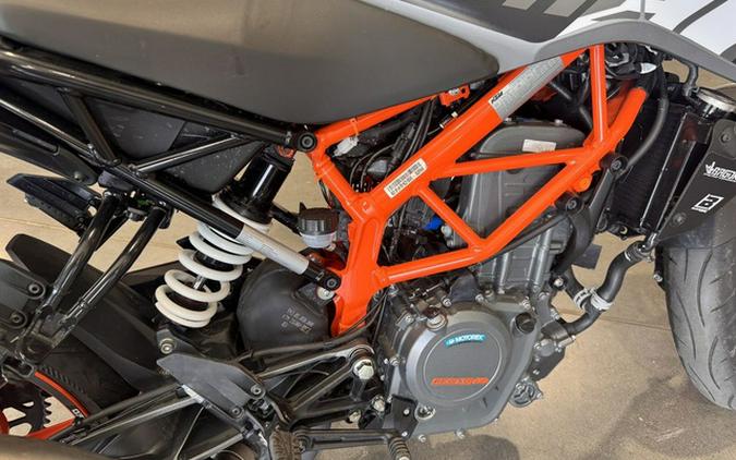 2022 KTM Duke 390