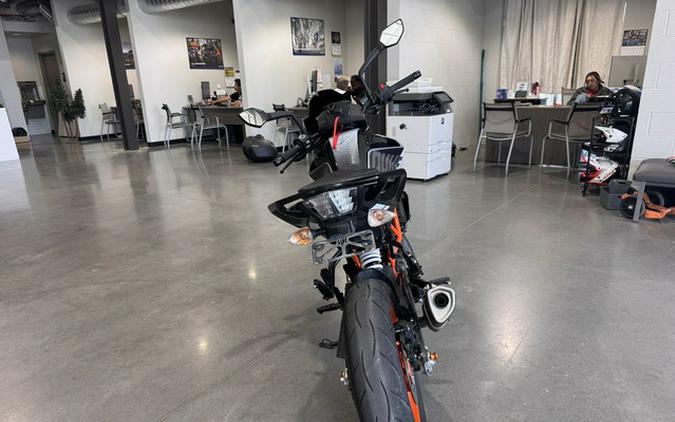 2022 KTM Duke 390