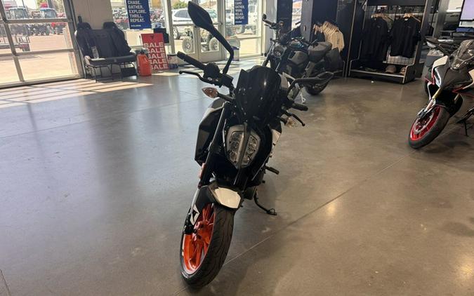 2022 KTM Duke 390