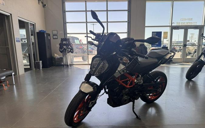2022 KTM Duke 390