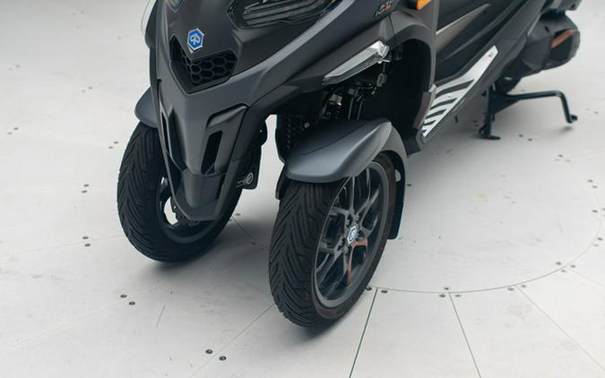 2026 Piaggio MP3 530 Exclusive
