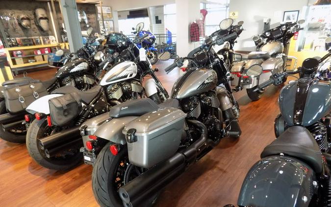 2025 Indian Motorcycle® Sport Chief RT Heavy Metal