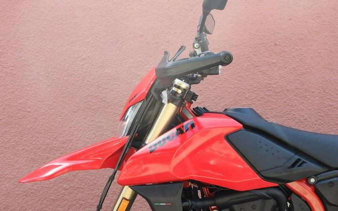 2024 Ducati Hypermotard 698 Mono Red