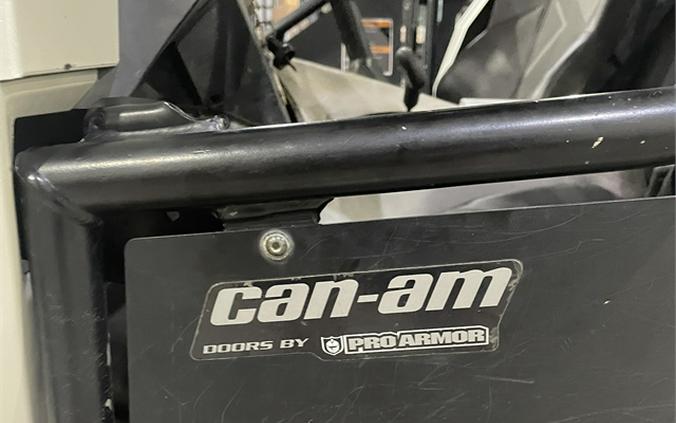 2015 Can-Am Commander 1000 XT