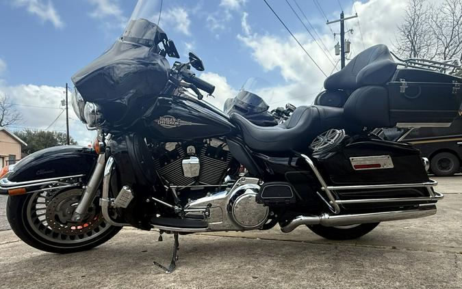 2011 Harley-Davidson® Electra Glide® Classic Vivid Black