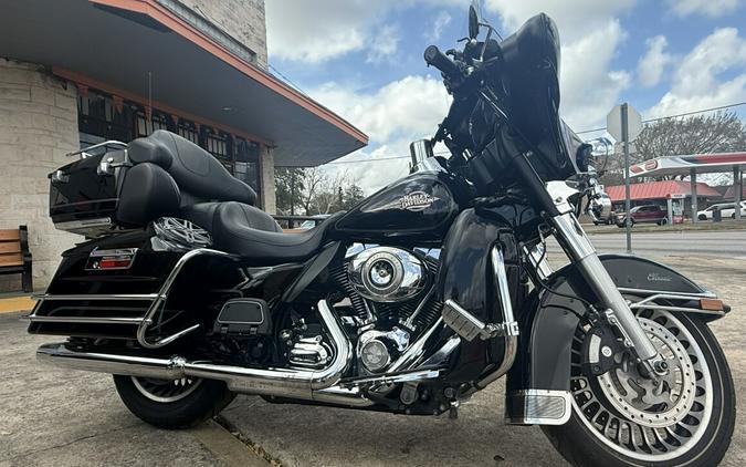 2011 Harley-Davidson® Electra Glide® Classic Vivid Black