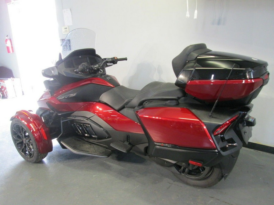 2021 Can-Am® Spyder® RT Limited Dark