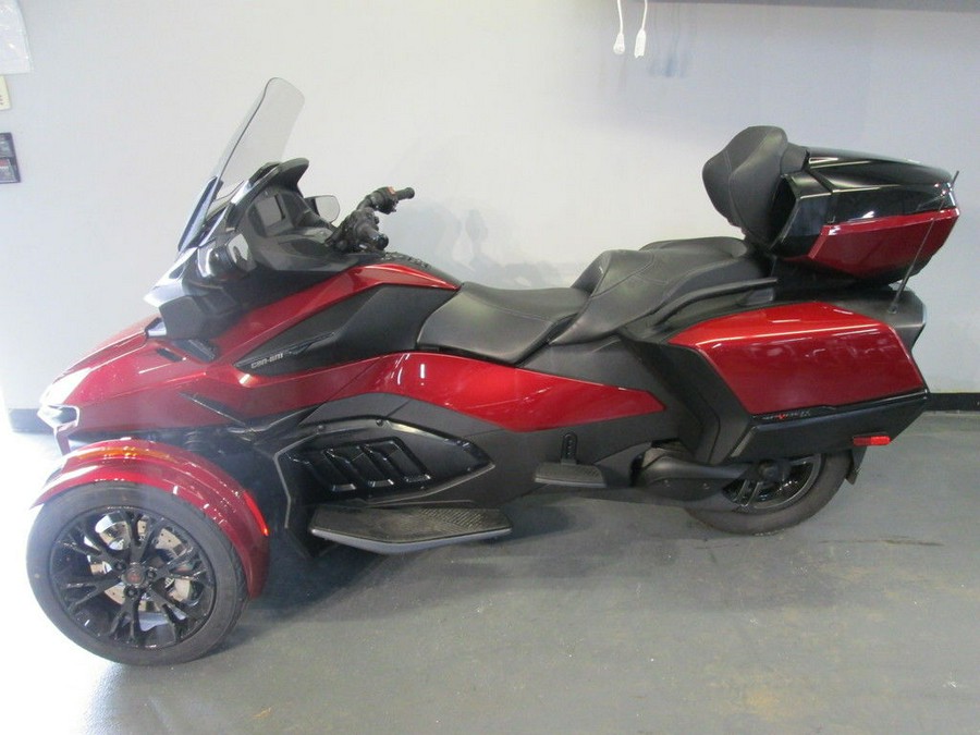 2021 Can-Am® Spyder® RT Limited Dark