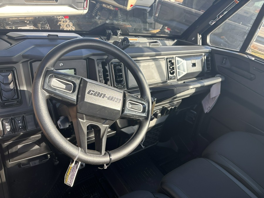 2026 Can-Am Defender XT CAB HD11