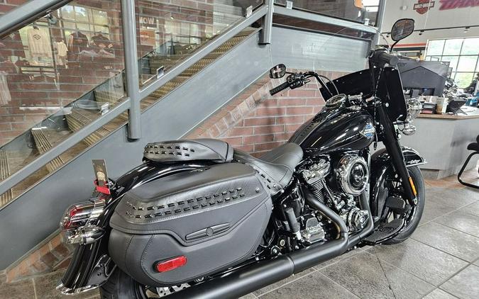 2026 Harley-Davidson® FLHC - Heritage Classic