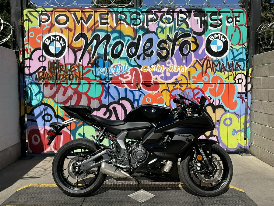 2025 Yamaha YZF-R7