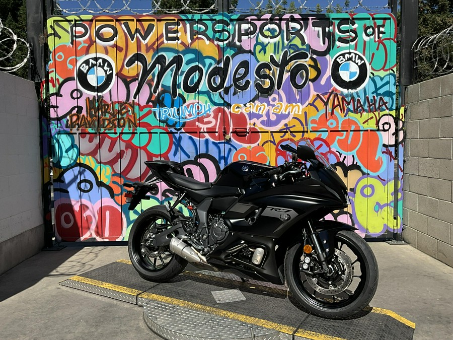 2025 Yamaha YZF-R7