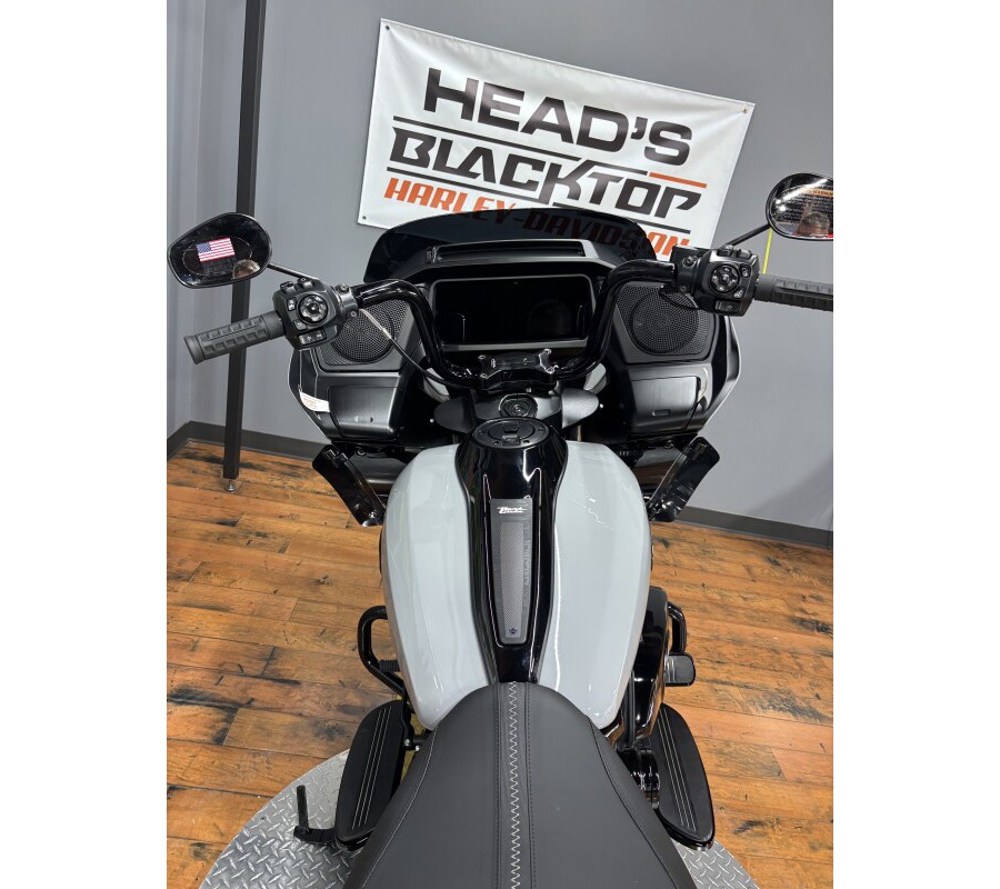 2025 Harley-Davidson® Road Glide™ BILLIARD GRAY