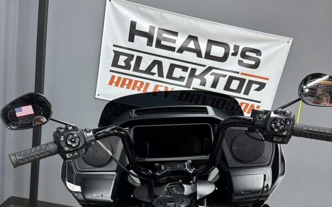 2025 Harley-Davidson® Road Glide™ BILLIARD GRAY