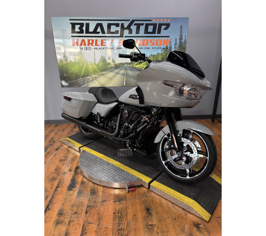 2025 Harley-Davidson® Road Glide™ BILLIARD GRAY