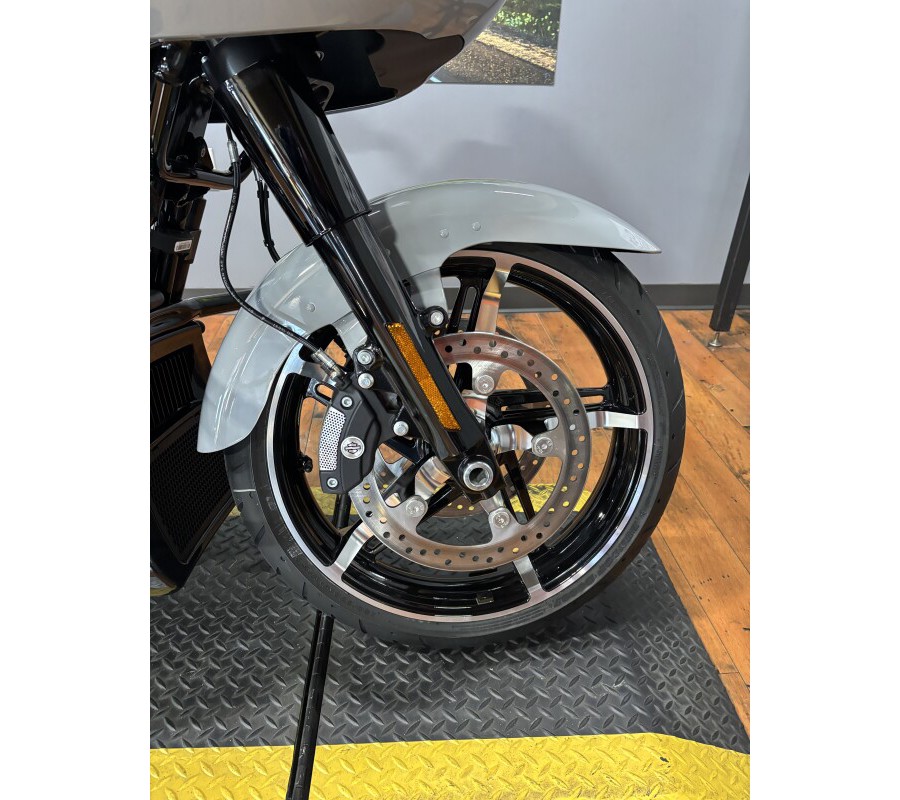 2025 Harley-Davidson® Road Glide™ BILLIARD GRAY