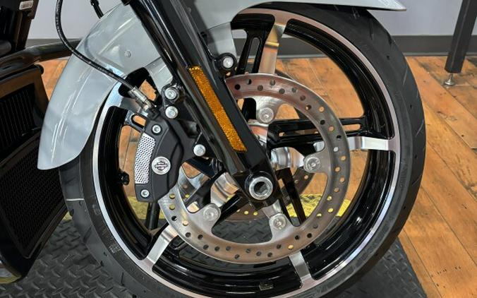 2025 Harley-Davidson® Road Glide™ BILLIARD GRAY