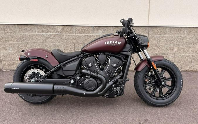 2026 Indian Scout Bobber Maroon Metallic Smoke