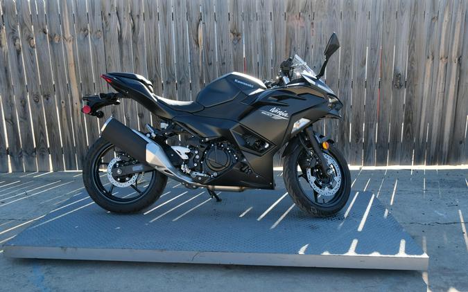 2026 KAWASAKI NINJA 500 ABS