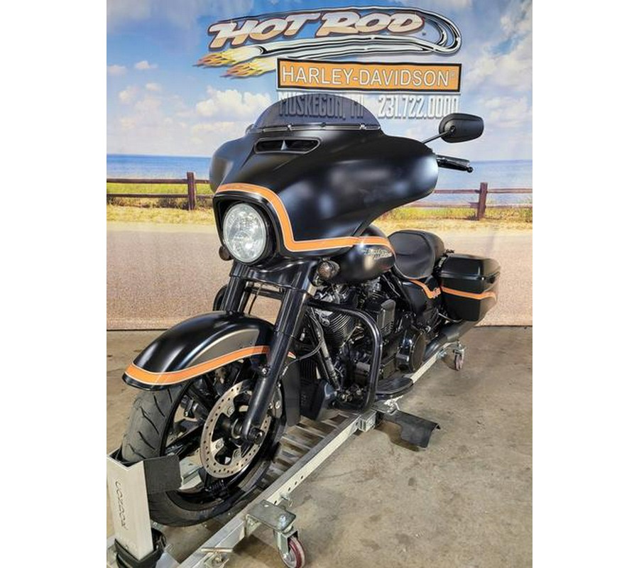 2017 Harley-Davidson® FLHXS - Street Glide® Special