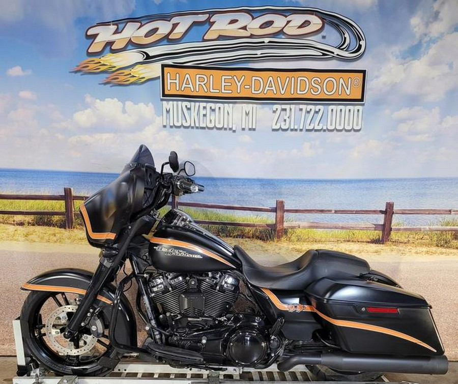 2017 Harley-Davidson® FLHXS - Street Glide® Special