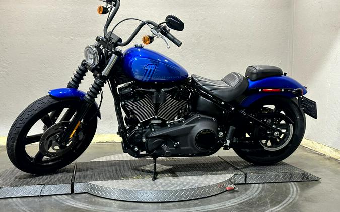 Harley-Davidson® Street Bob™ 114 2024 FXBBS 020036T BLUE BURST