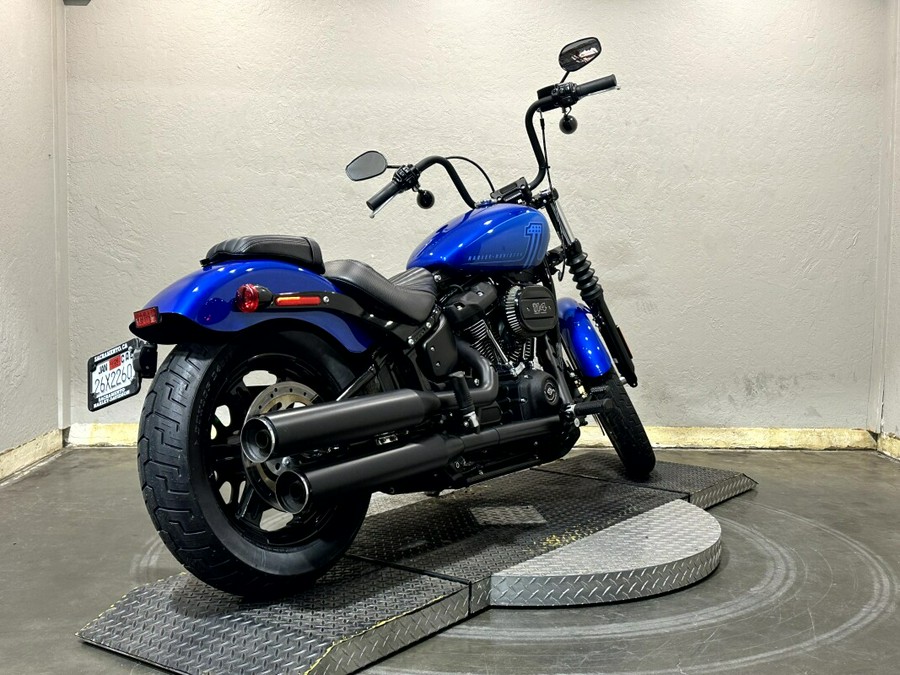 Harley-Davidson® Street Bob™ 114 2024 FXBBS 020036T BLUE BURST