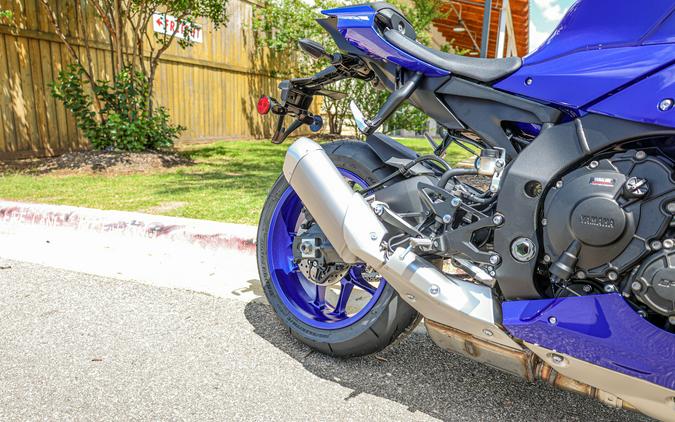 2026 YAMAHA YZF-R1