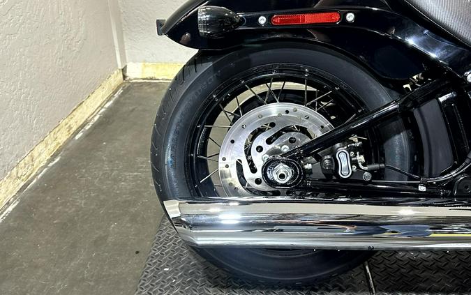 2026 Harley-Davidson® Street Bob® VIVID BLACK