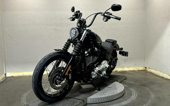 2026 Harley-Davidson® Street Bob® VIVID BLACK