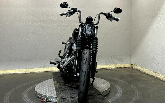 2026 Harley-Davidson® Street Bob® VIVID BLACK