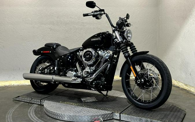2026 Harley-Davidson® Street Bob® VIVID BLACK