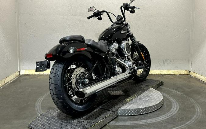 2026 Harley-Davidson® Street Bob® VIVID BLACK