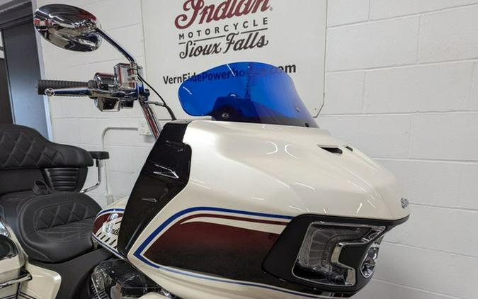 2026 Indian Pursuit Limited Signature Series Frontier Pearl / Revere Red