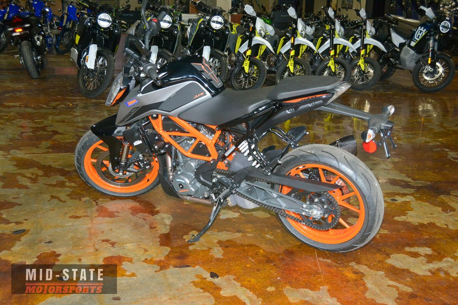 2022 KTM 390 Duke