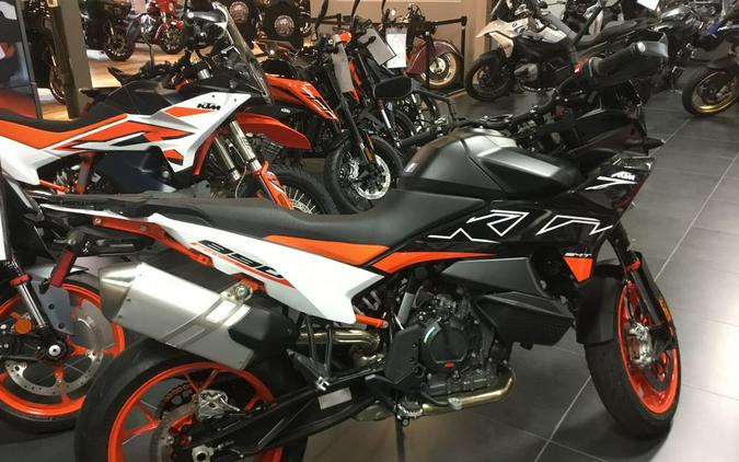 2024 KTM 890 SMT