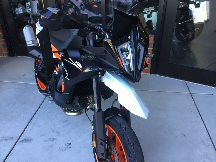 2024 KTM 890 SMT