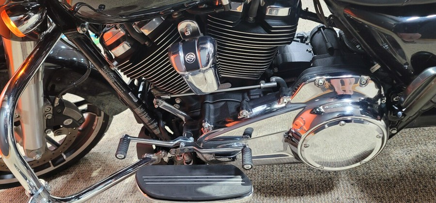 2017 Harley-Davidson® Street Glide® Special Black Denim