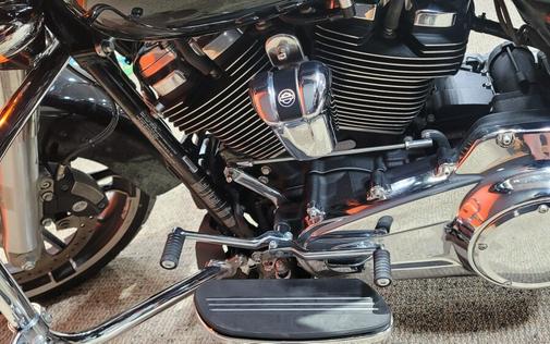 2017 Harley-Davidson® Street Glide® Special Black Denim