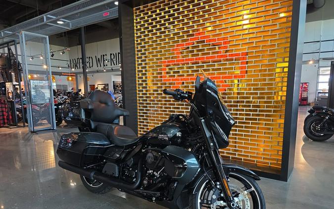 2025 Harley-Davidson® Street Glide™ Ultra FLHXU