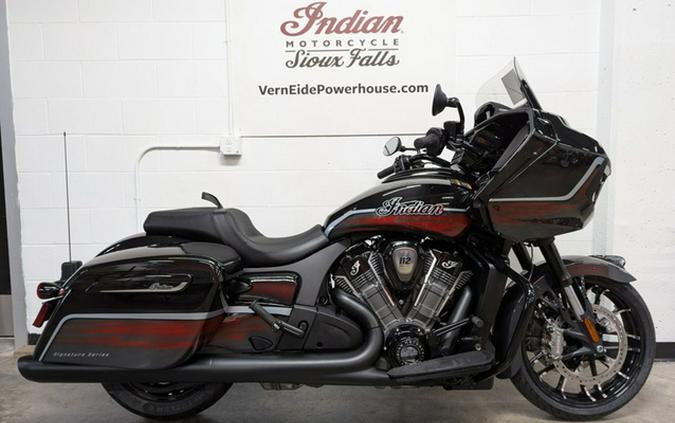2026 Indian Challenger Dark Horse Signature Series Abyss Metallic / Red Allert