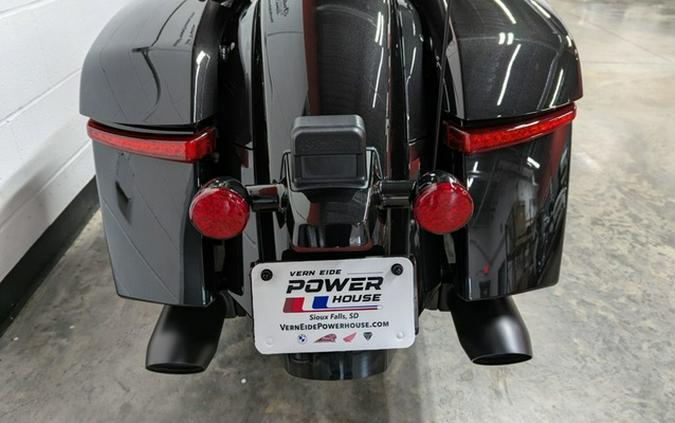 2026 Indian Challenger Dark Horse Signature Series Abyss Metallic / Red Allert