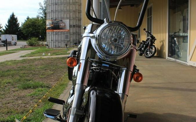 2014 Harley-Davidson® FLD - Dyna® Switchback™