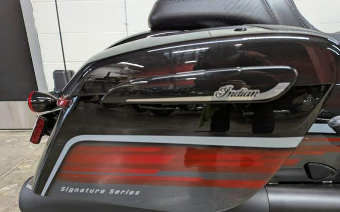2026 Indian Challenger Dark Horse Signature Series Abyss Metallic / Red Allert